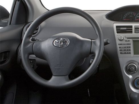 Used 2010 Toyota Yaris Sedan FWD image 6