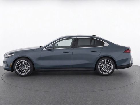 Certified 2024 BMW 530i xDrive w/ Premium Package AWD/4WD image 34