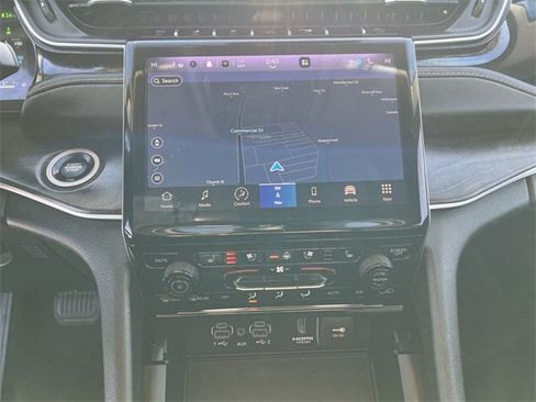 Used 2022 Jeep Grand Cherokee Limited 4xe w/ Luxury Tech Group II image 21