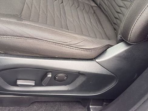 Used 2021 Ford Explorer XLT image 19