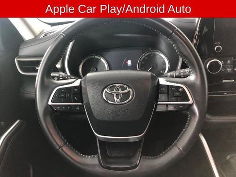 Used 2023 Toyota Highlander XLE AWD/4WD image 7
