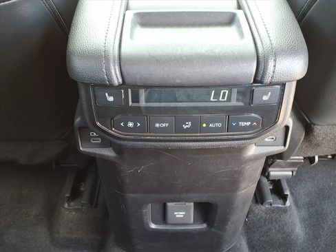 Used 2024 Toyota Grand Highlander FWD image 14