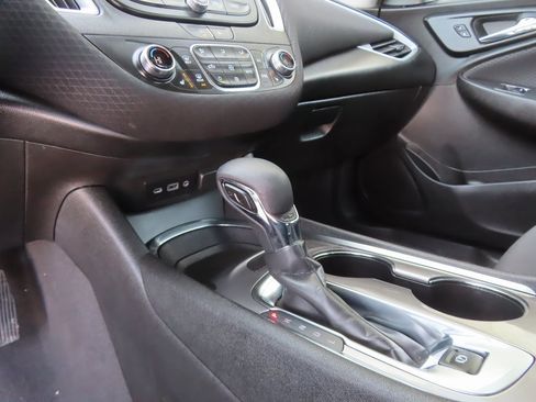 Used 2023 Chevrolet Malibu LT image 19