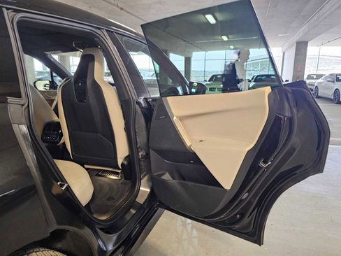 Used 2024 BMW iX xDrive50 w/ Premium Package AWD/4WD image 36