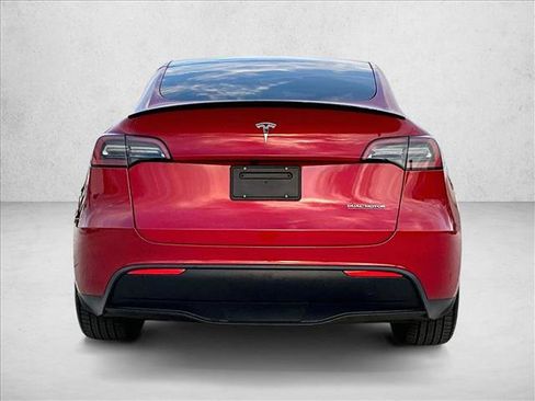 Used 2022 Tesla Model Y Performance image 4