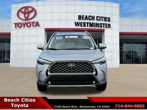 Certified 2024 Toyota Corolla Cross XLE FWD image 4