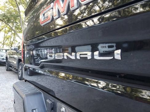 Used 2021 GMC Sierra 1500 Denali w/ Denali Ultimate Package AWD/4WD image 8