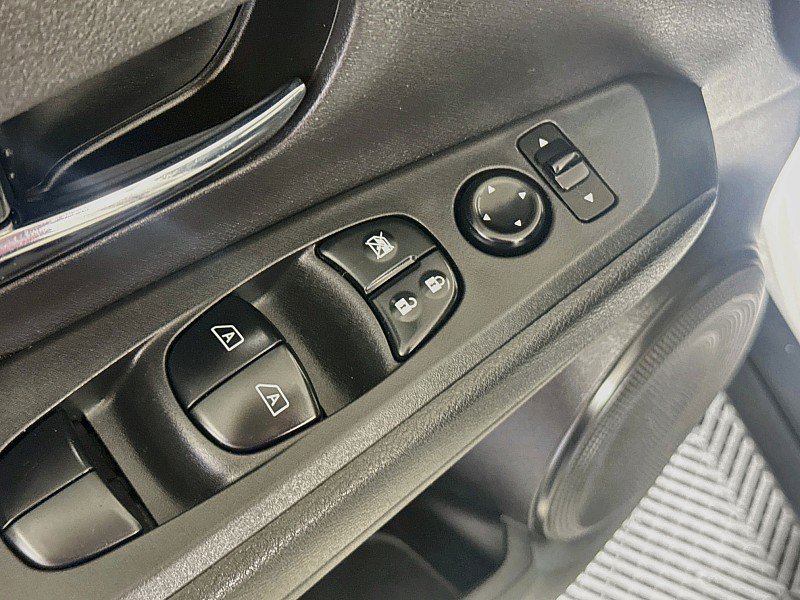 Used 2023 Nissan Kicks SV FWD image 18