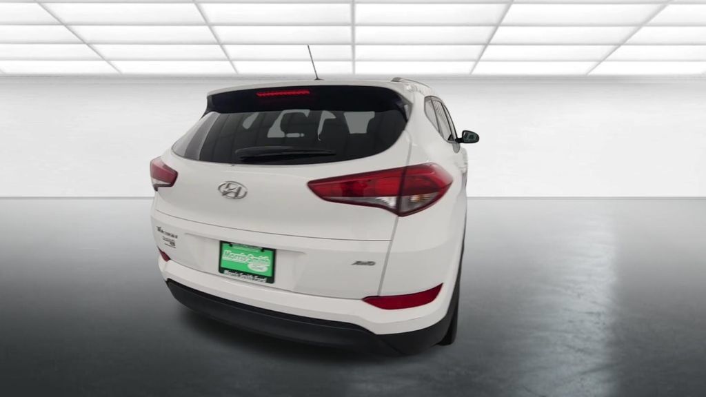 Used 2017 Hyundai Tucson SE w/ SE Popular Package 02 AWD/4WD image 7