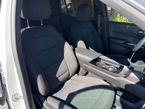 Used 2025 Chevrolet Equinox LT image 38