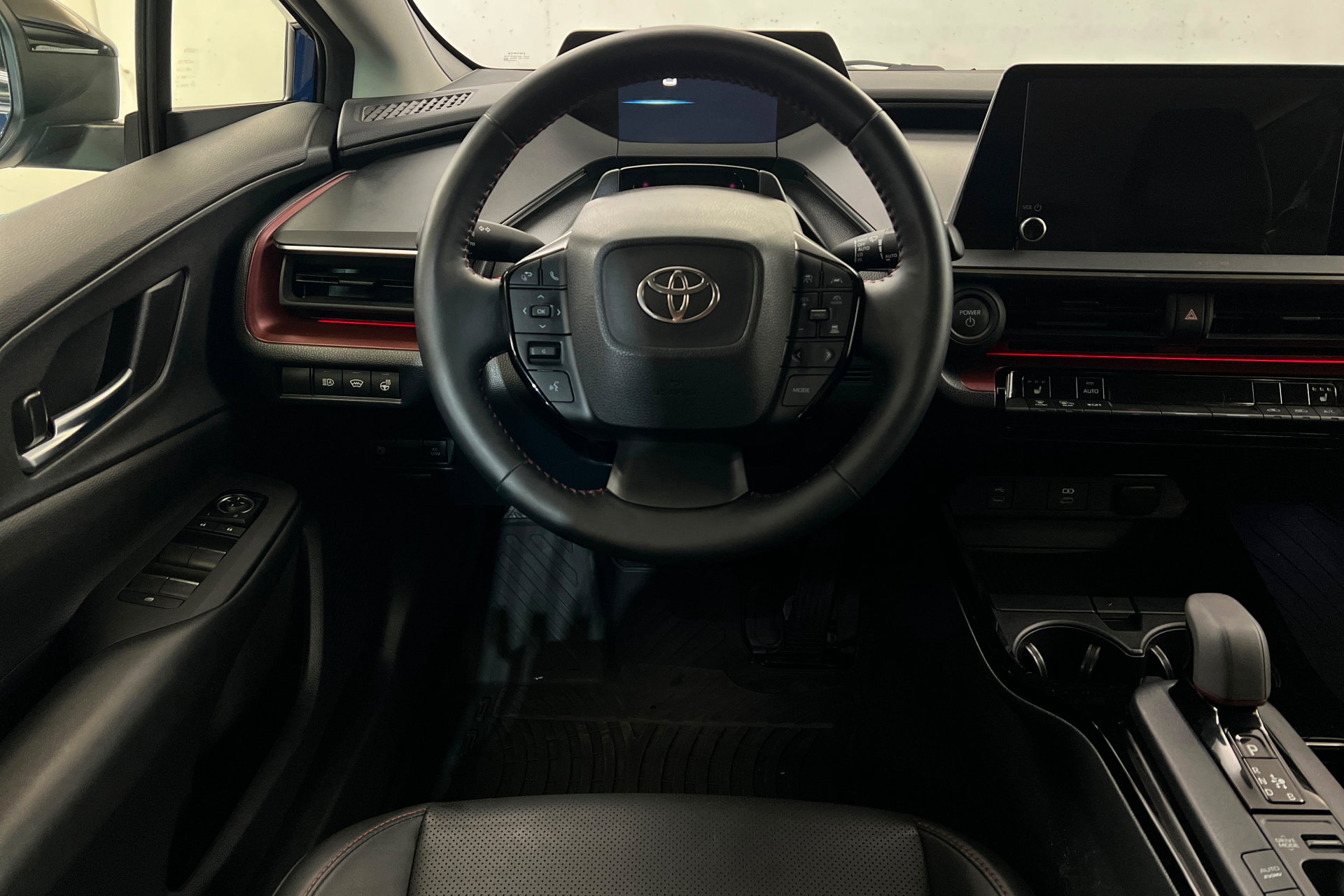 Certified 2025 Toyota Prius Plug-In Hybrid FWD image 13