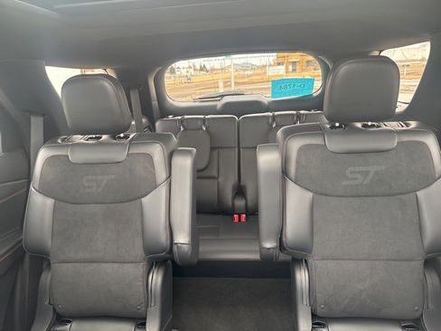 Used 2025 Ford Explorer ST image 29