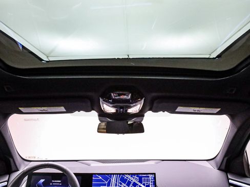 Certified 2025 BMW X3 xDrive30i w/ M Sport Package image 16