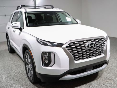 Used 2022 Hyundai Palisade SEL w/ Premium Package FWD image 5