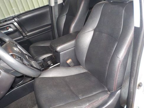 Used 2020 Toyota 4Runner TRD Off-Road Premium image 7