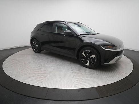 Used 2025 Hyundai Ioniq 5 SEL image 12