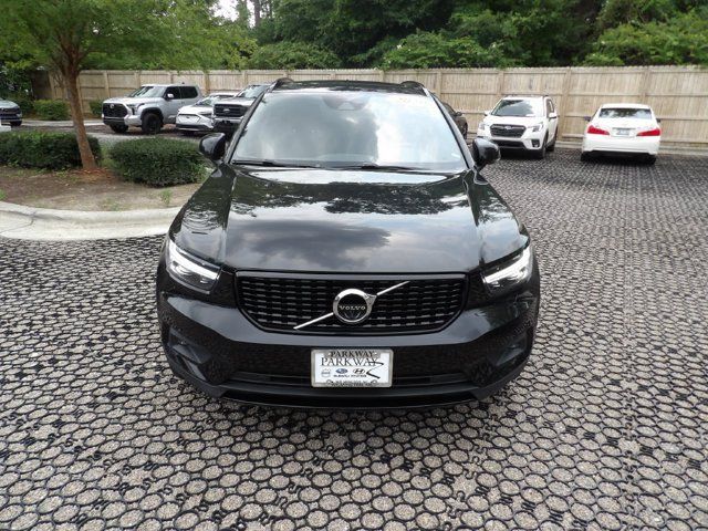 Used 2020 Volvo XC40 T5 R-Design AWD/4WD image 2