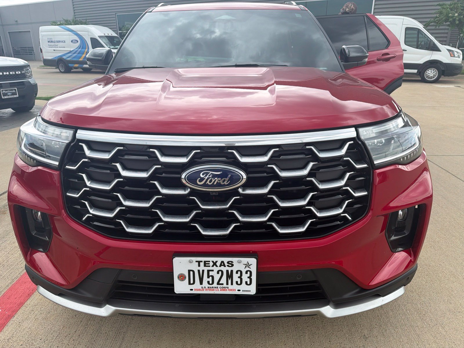 Certified 2025 Ford Explorer Platinum RWD image 2
