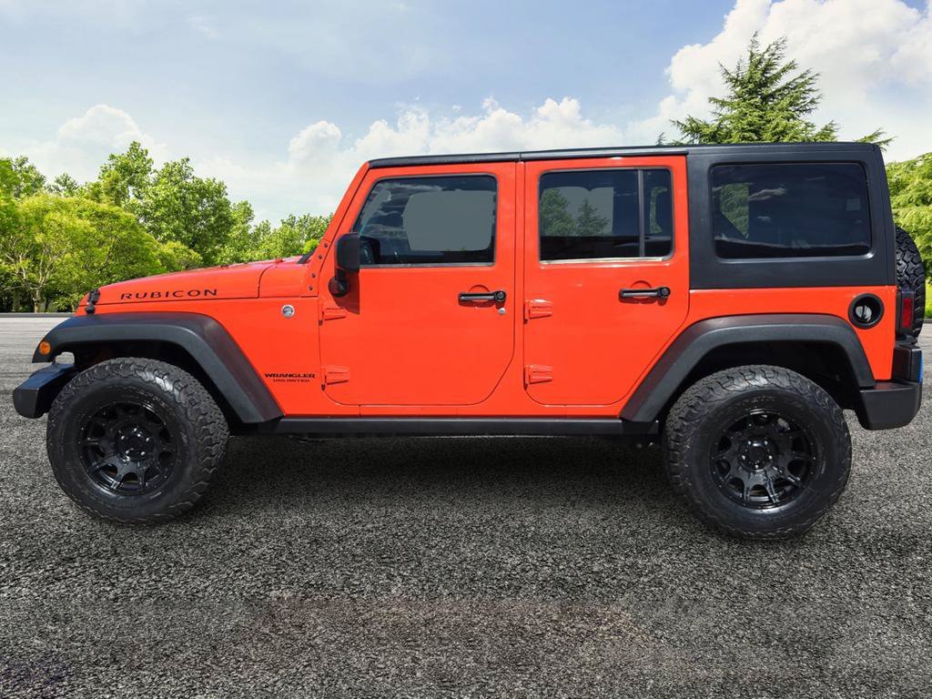Used 2015 Jeep Wrangler Unlimited Rubicon w/ Connectivity Group AWD/4WD image 4
