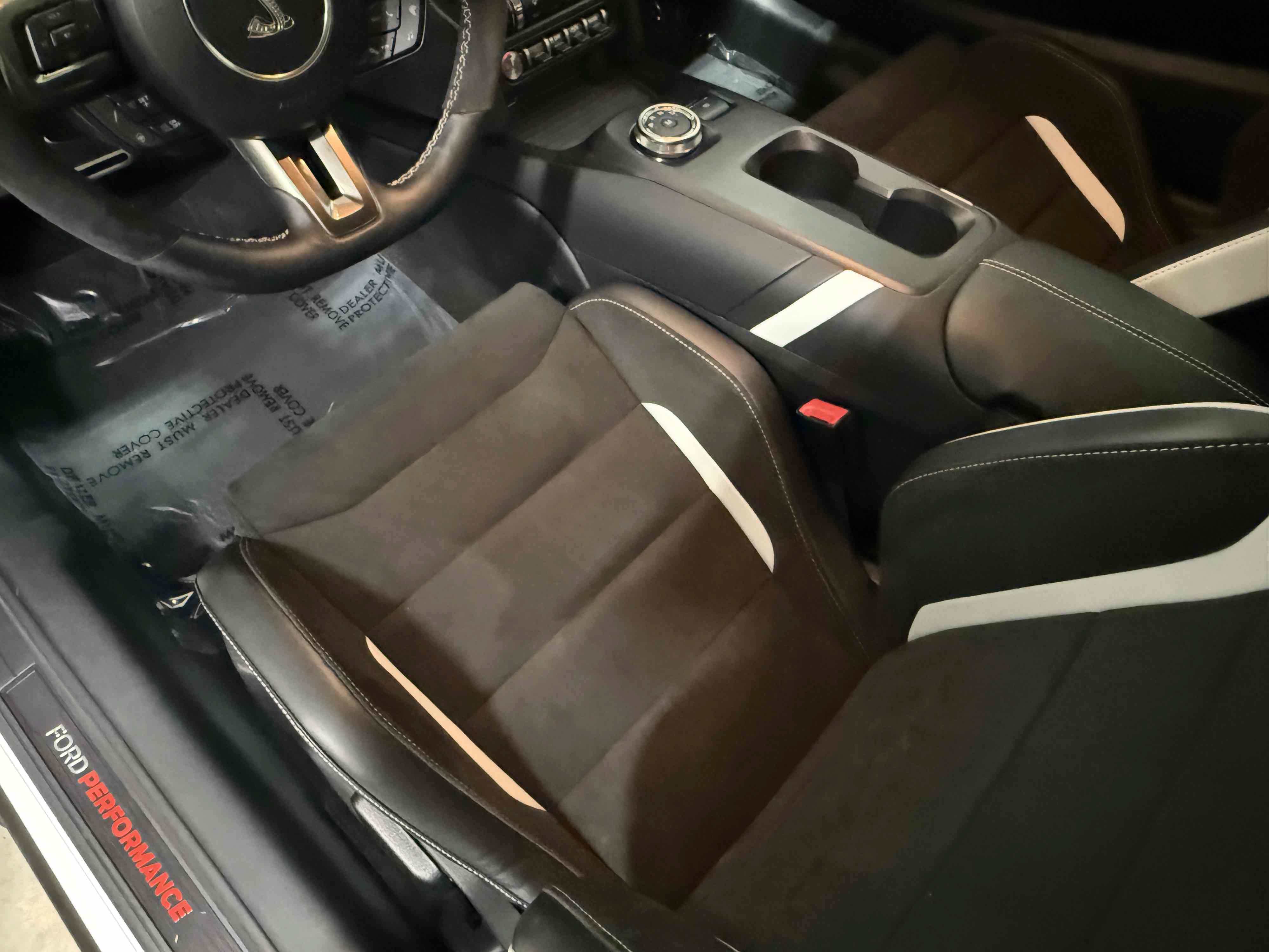 Used 2021 Ford Mustang Shelby GT500 w/ Carbon Fiber Track Pack RWD image 18