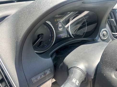 Used 2015 INFINITI Q50 Premium w/ Navigation Package RWD image 4