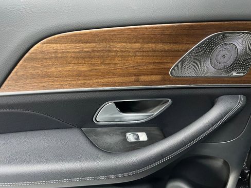 Used 2025 Mercedes-Benz GLE 450 4MATIC image 24