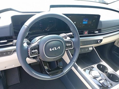 New 2026 Kia Carnival SX w/ SX Dark Edition Package FWD image 9