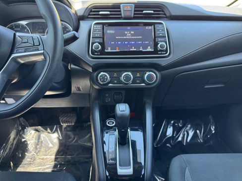 Used 2020 Nissan Versa S FWD image 11