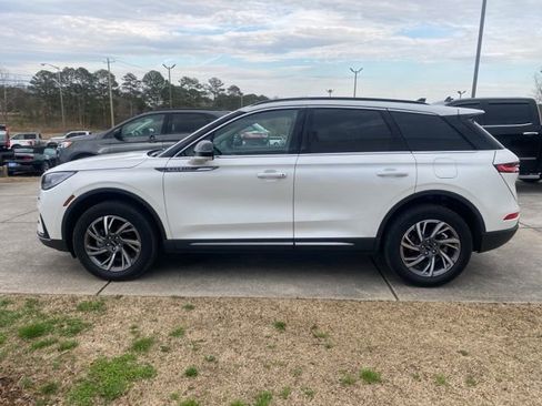 Used 2025 Lincoln Corsair FWD w/ Equipment Group 101A image 6