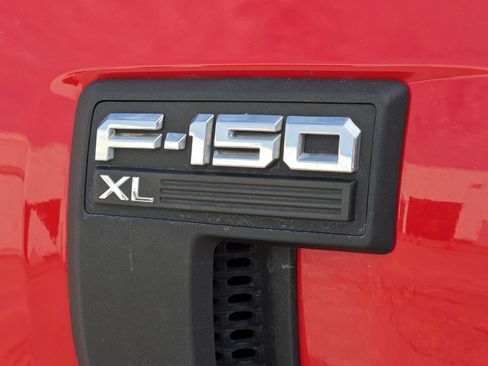 Used 2022 Ford F150 XL w/ Trailer Tow Package RWD image 9