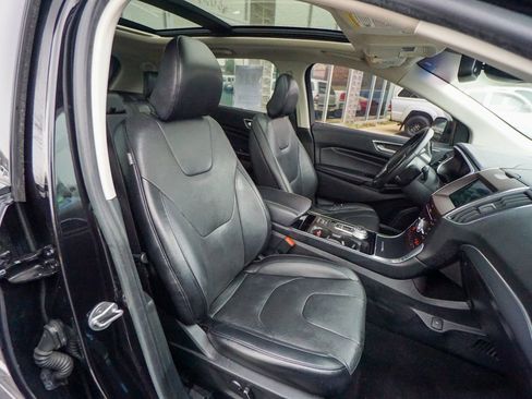 Used 2019 Ford Edge Titanium w/ Equipment Group 301A image 36