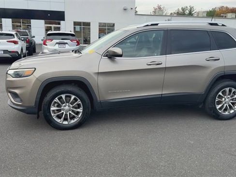 Used 2021 Jeep Cherokee Latitude Lux w/ Comfort/Convenience Group image 5