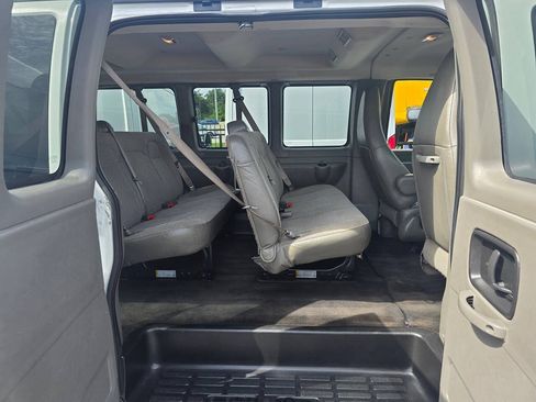 Used 2018 Chevrolet Express 3500 LT w/ LT Preferred Equipment Group RWD image 15