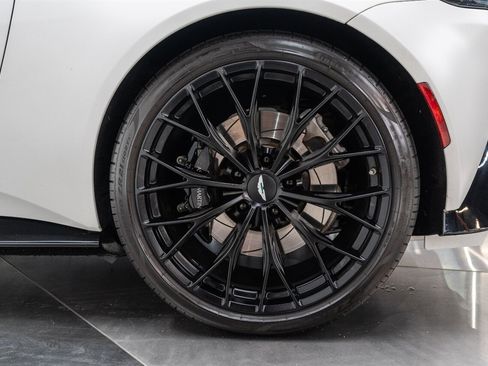 Used 2023 Aston Martin V8 Vantage Coupe RWD image 81