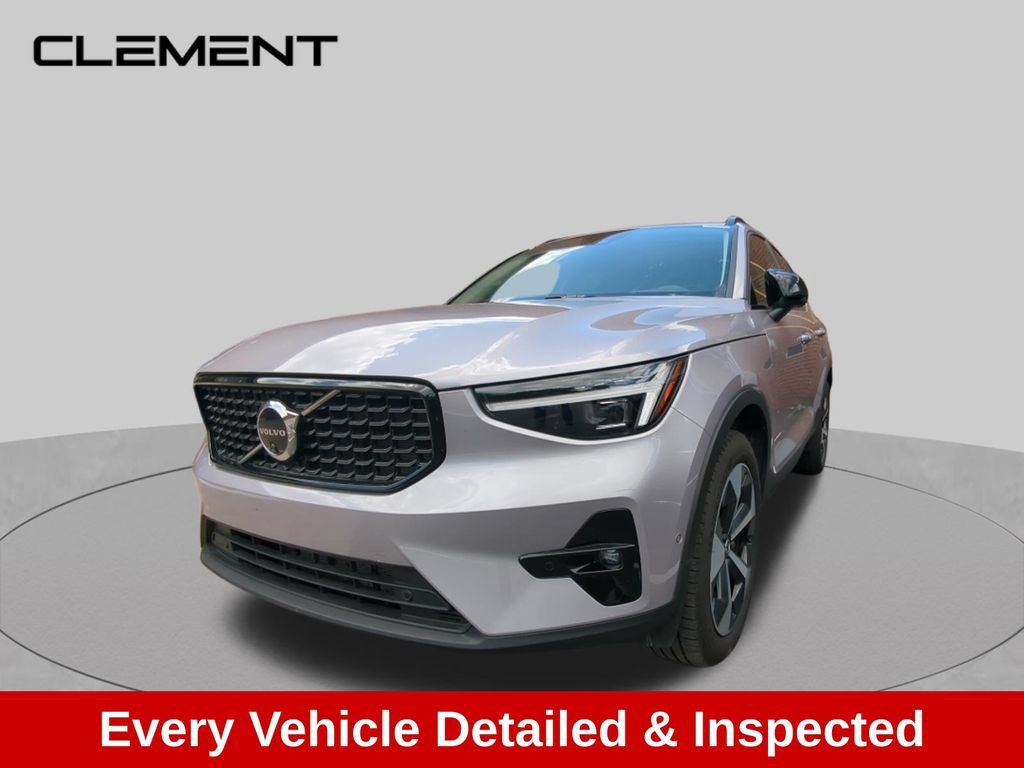 Used 2026 Volvo XC40 B5 Plus AWD/4WD image 10