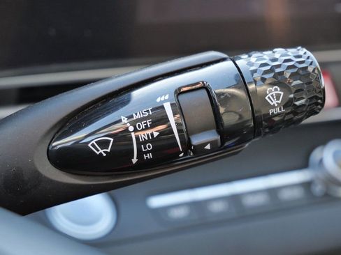 Used 2024 Hyundai Elantra SEL image 43