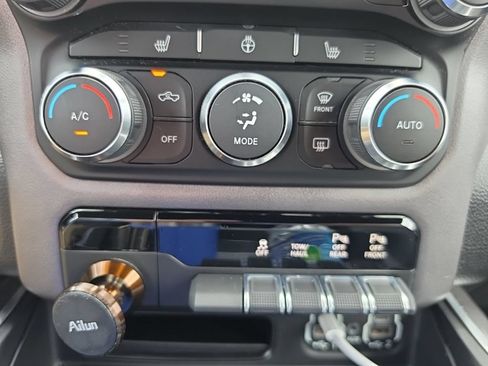 Used 2020 RAM 1500 Big Horn AWD/4WD image 32