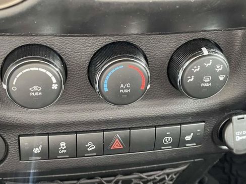 Used 2016 Jeep Wrangler Unlimited Sahara image 20