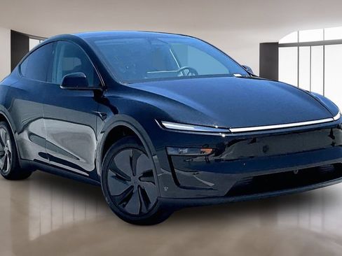 Used 2026 Tesla Model Y Long Range AWD/4WD image 3