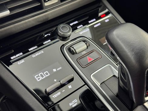 Used 2021 Porsche Cayenne GTS w/ Lightweight Sport Package image 28