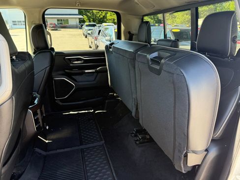 Used 2022 RAM 1500 Laramie AWD/4WD image 30