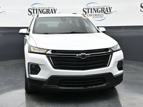 Used 2023 Chevrolet Traverse LT FWD image 2