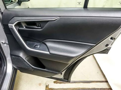 Certified 2022 Toyota RAV4 LE FWD image 18