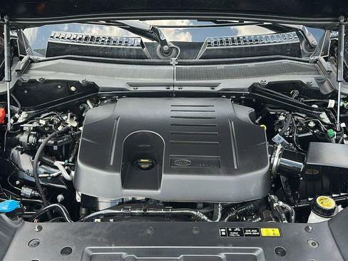 Used 2024 Land Rover Defender 130 X-Dynamic SE AWD/4WD image 3
