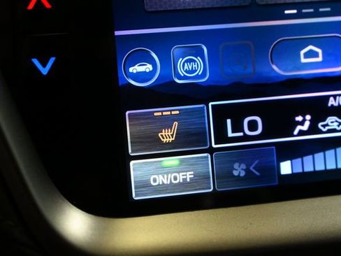 Certified 2025 Subaru Outback Onyx Edition AWD/4WD image 35