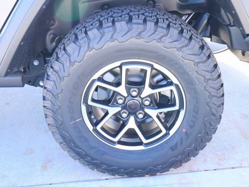 New 2026 Jeep Wrangler Unlimited Rubicon w/ Convenience Group image 18