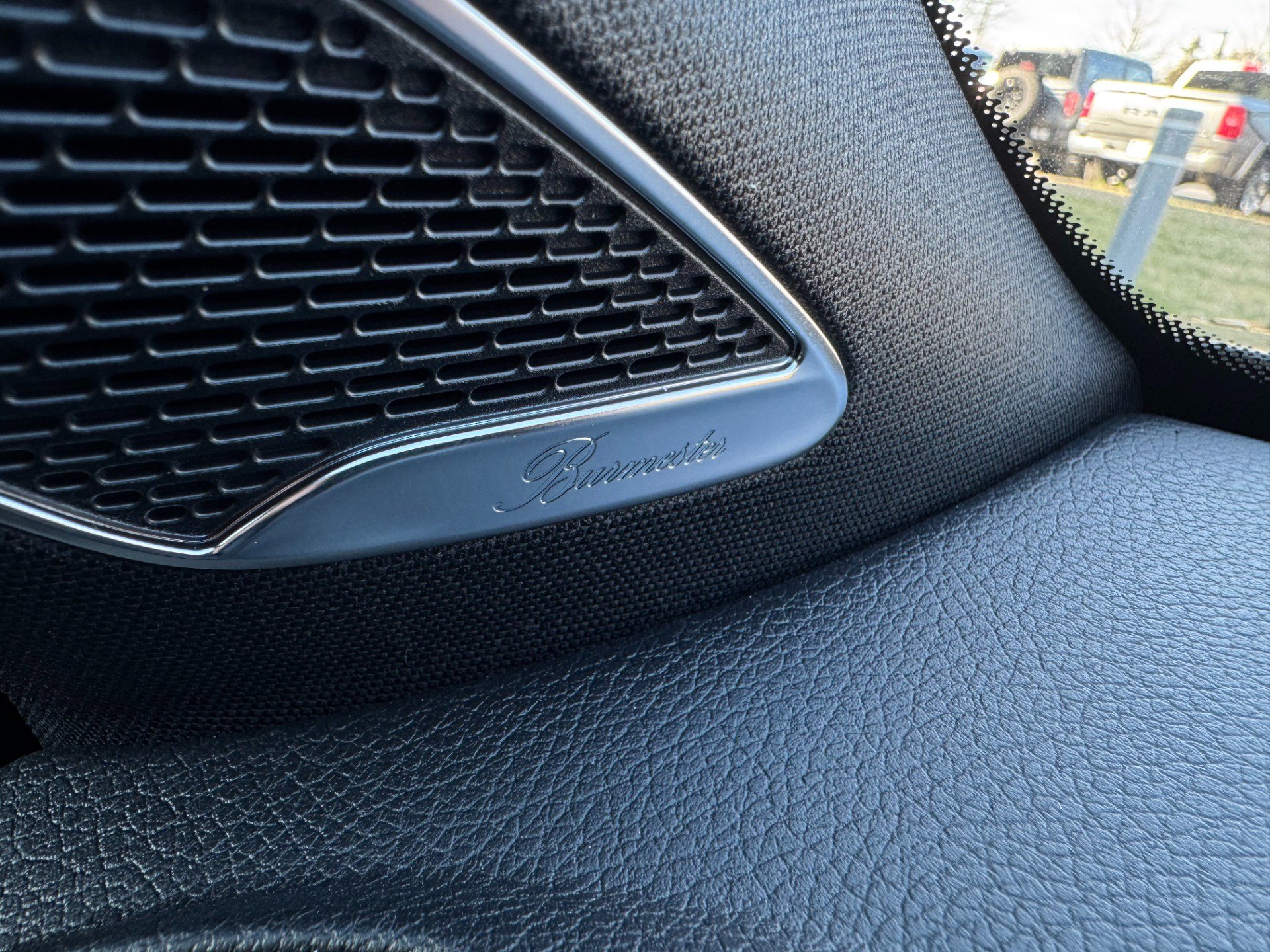 Used 2025 Mercedes-Benz GLB 250 w/ AMG Night Package image 66