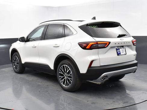 New 2025 Ford Escape SE FWD image 8