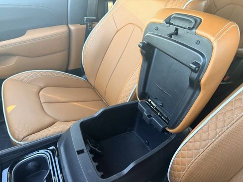 New 2026 Chrysler Pacifica Pinnacle w/ Trailer Tow Group image 26