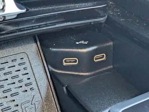 Used 2024 Mercedes-Benz GLS 450 4MATIC image 21